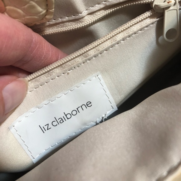 Liz Claiborne Faux Croc Handbag w/ bow detail - Picture 8 of 8